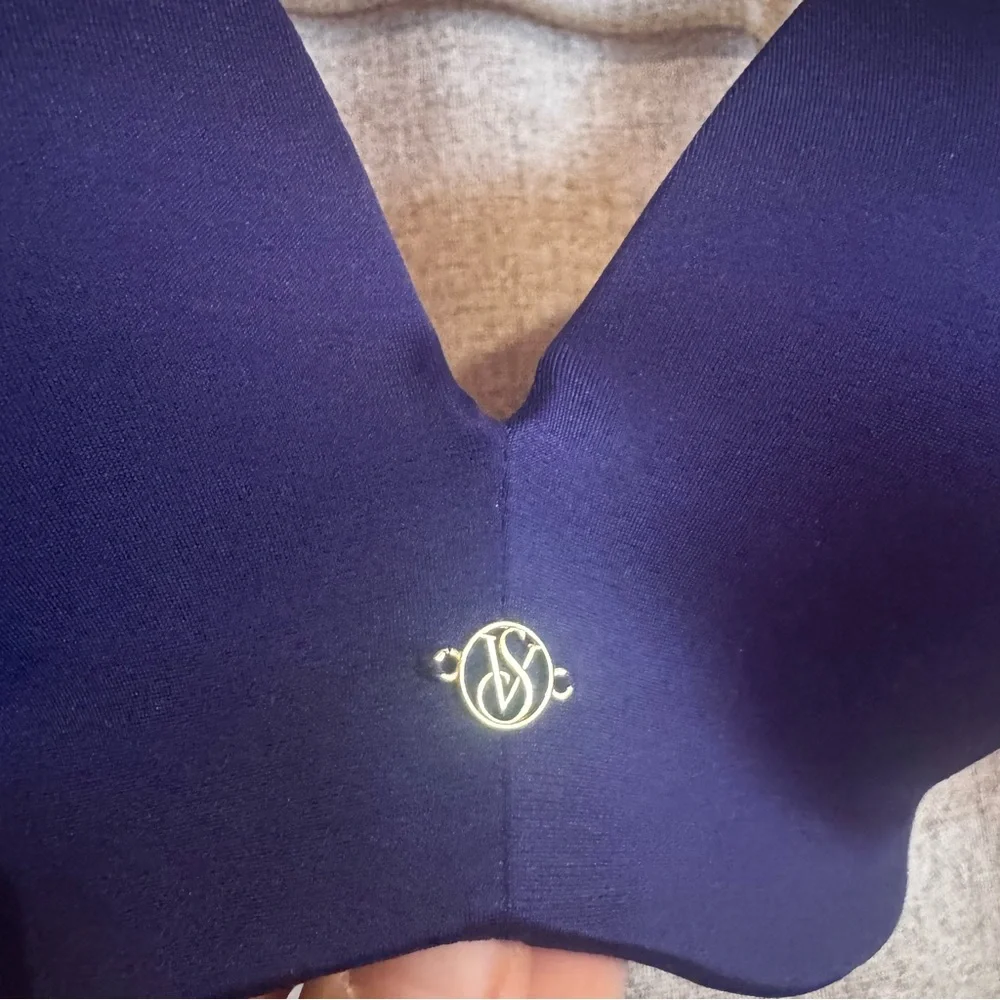 Victoria's Secret Deep Blue Bra - Picture 2 of 7